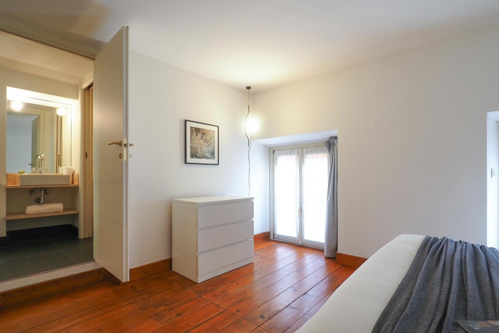Enchanting Loft Between History And Tranquility Милано Екстериор снимка