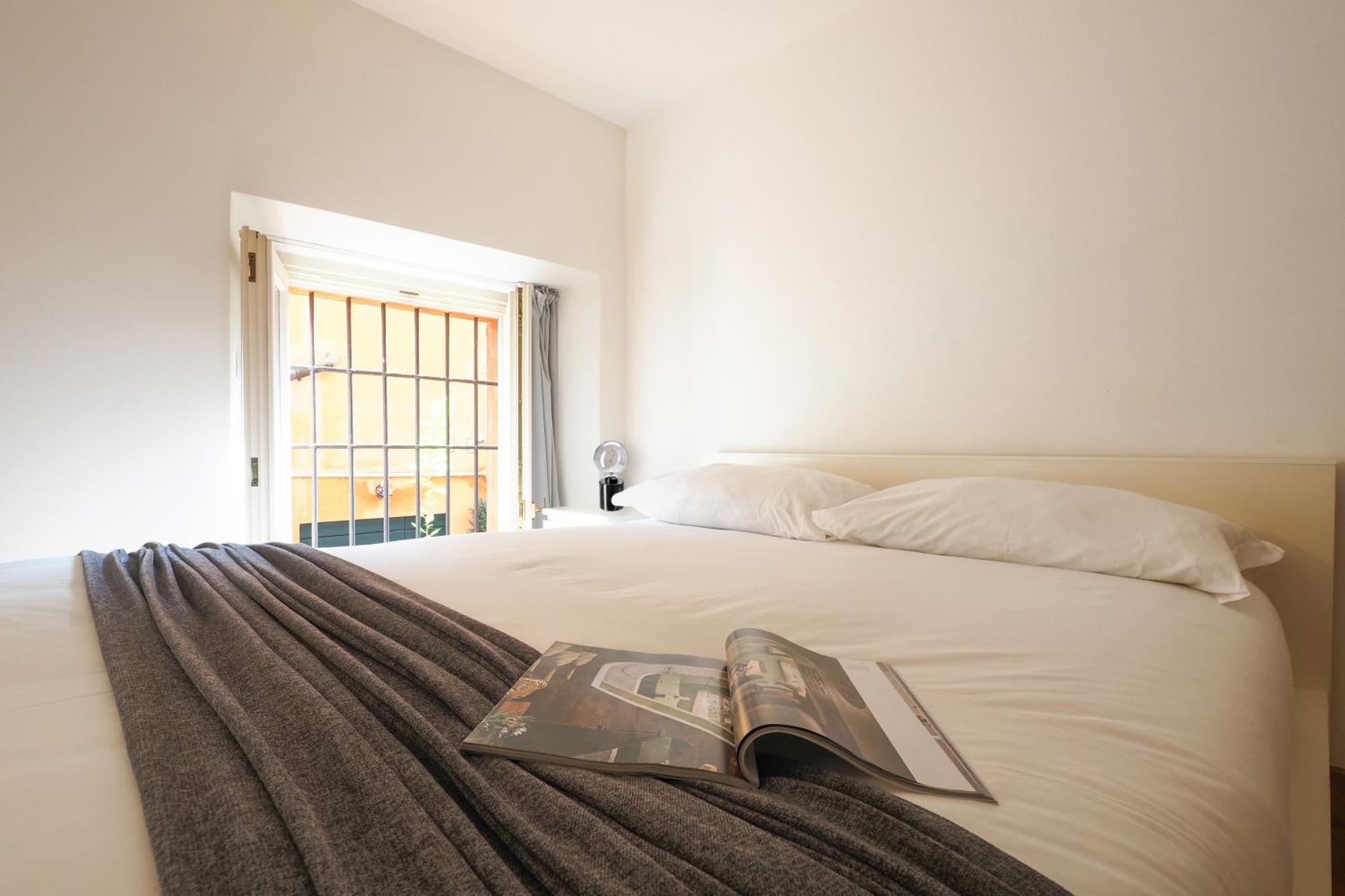 Enchanting Loft Between History And Tranquility Милано Екстериор снимка